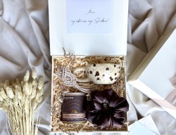 Zestaw prezentowy filiżanka i frotka brąz